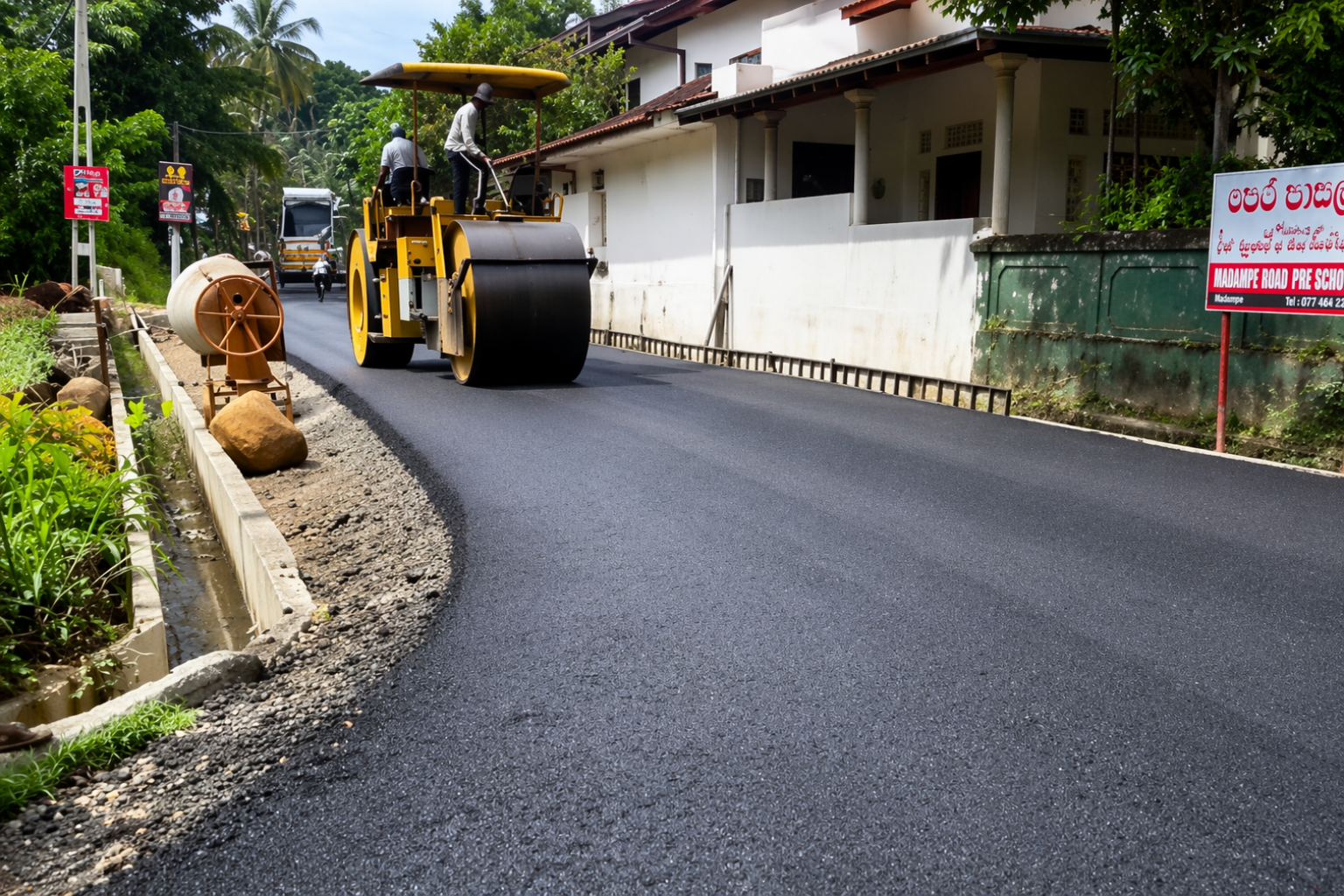Akuressa - Yakabedda Road Carpet Work